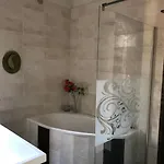 Villa-gaby Entiere Et Piscine Villa